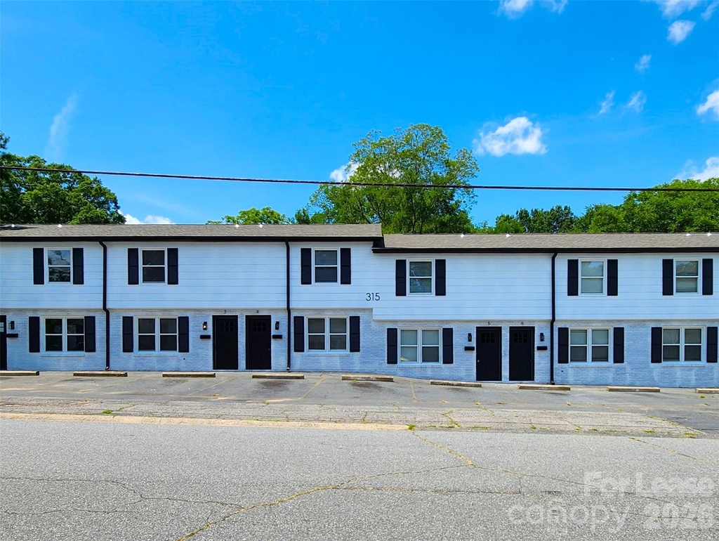 315 Hamilton Drive - Photo 1