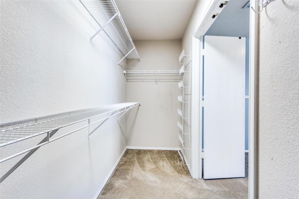 1409 Ash Street - Photo 2