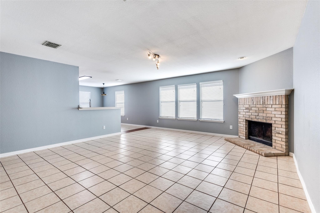 1409 Ash Street - Photo 7