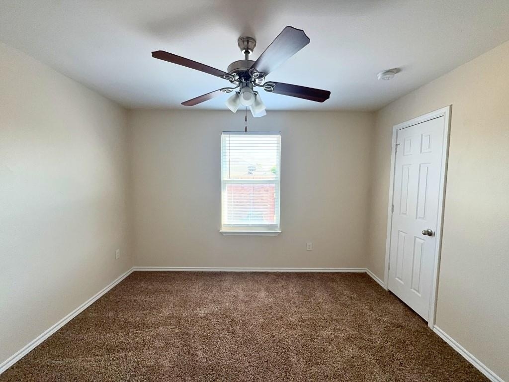 721 E College Street - Photo 4