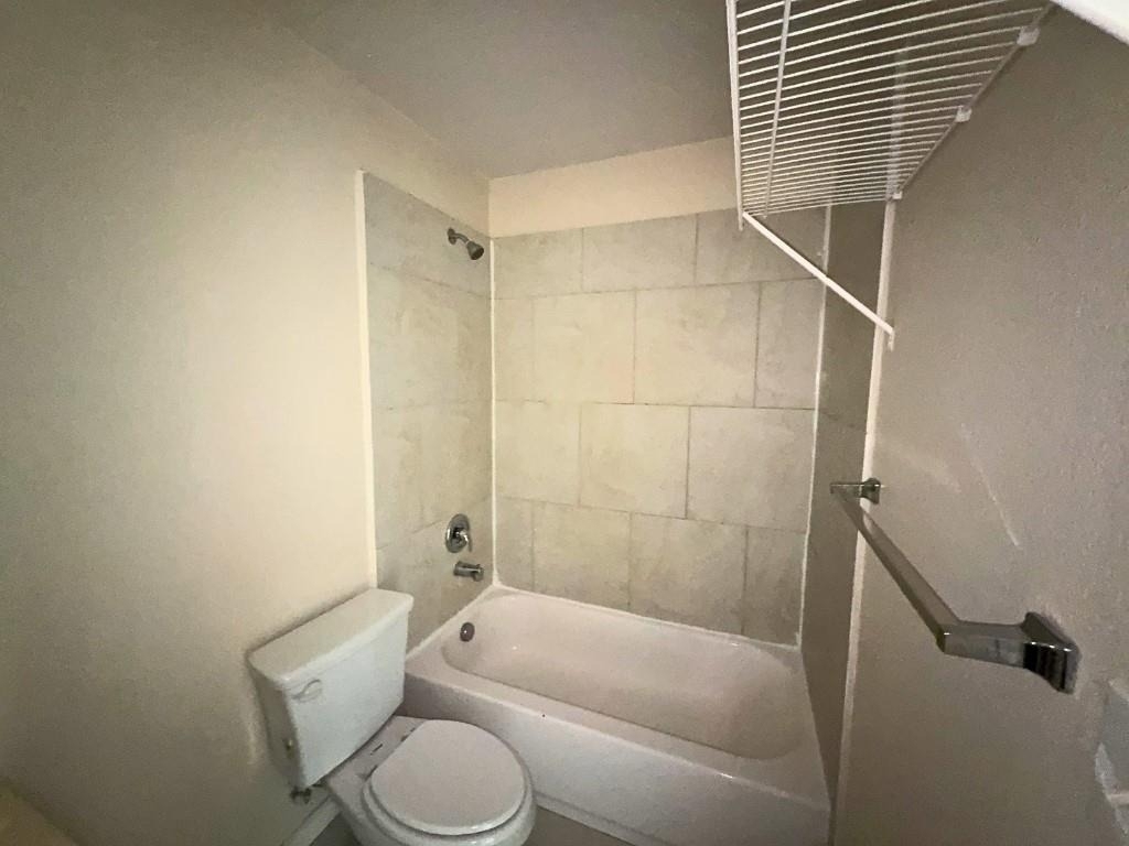 721 E College Street - Photo 10