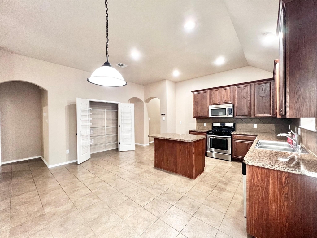 5204 Bear Valley Drive - Photo 10