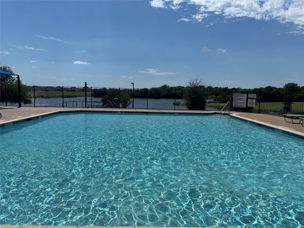 5204 Bear Valley Drive - Photo 3