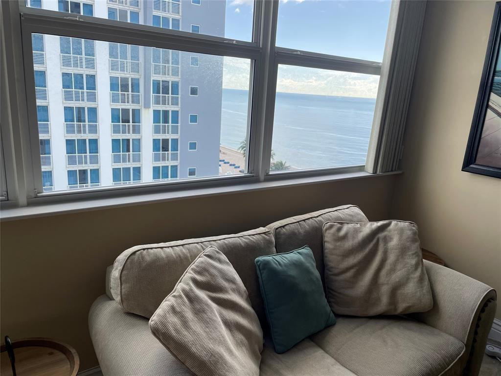 209 N Fort Lauderdale Beach Boulevard - Photo 3