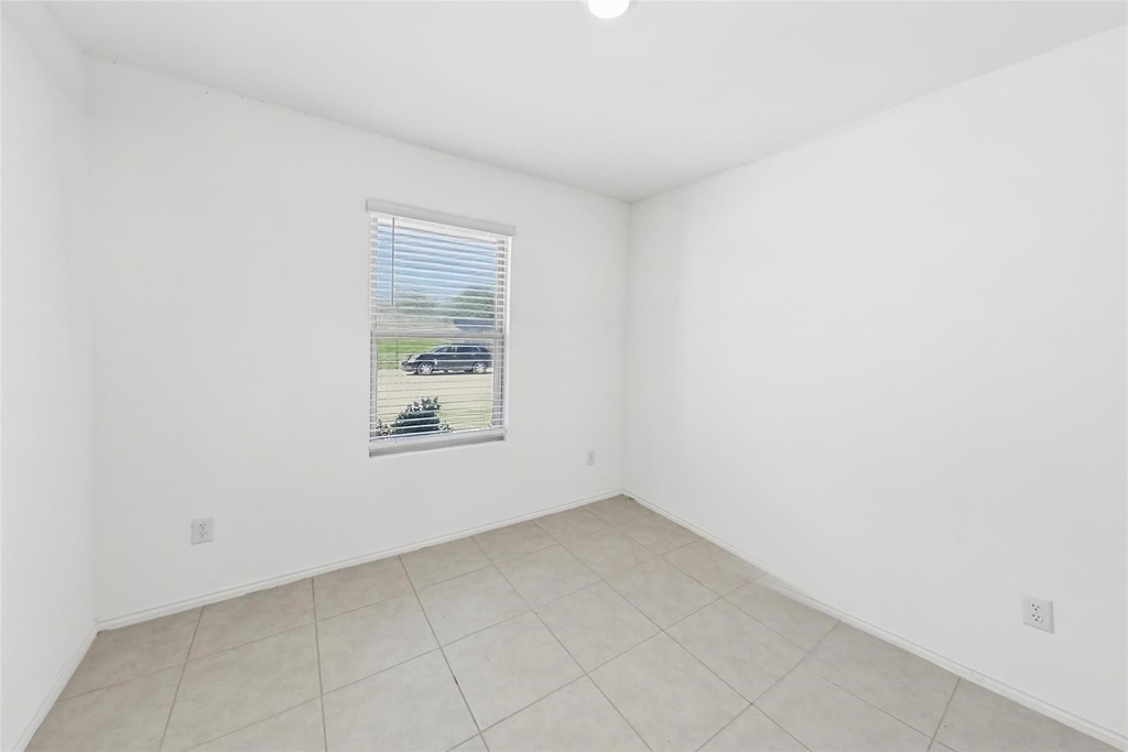 1380 Beach Drive - Photo 15