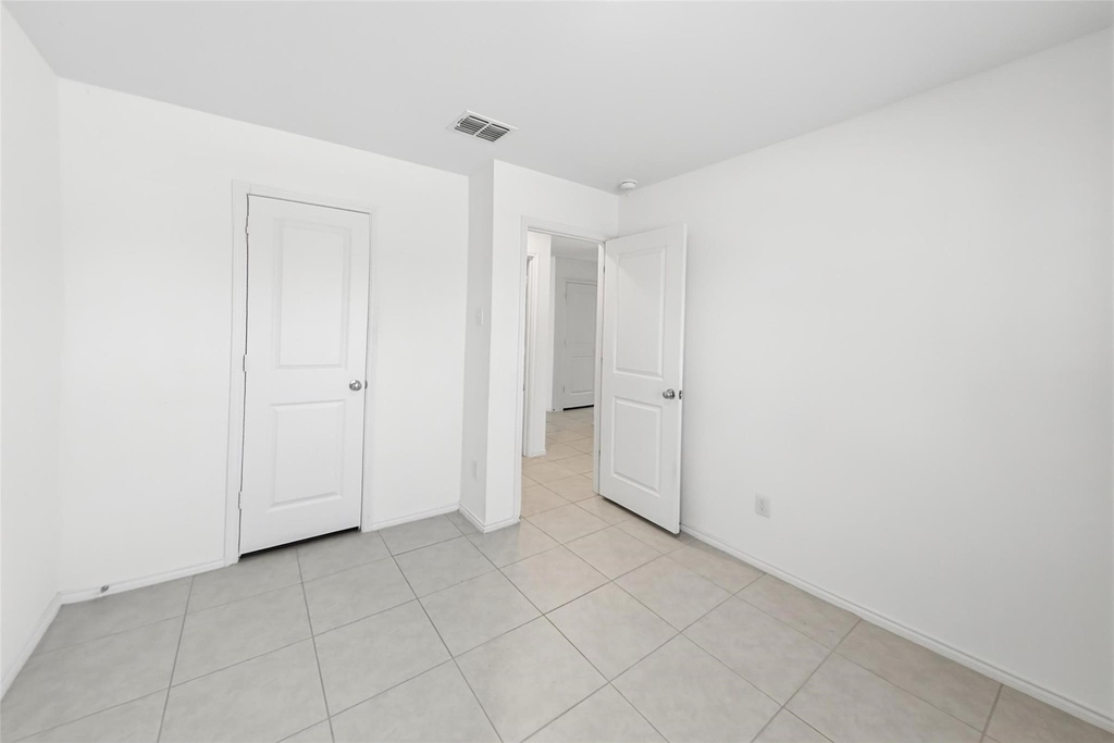 1380 Beach Drive - Photo 16
