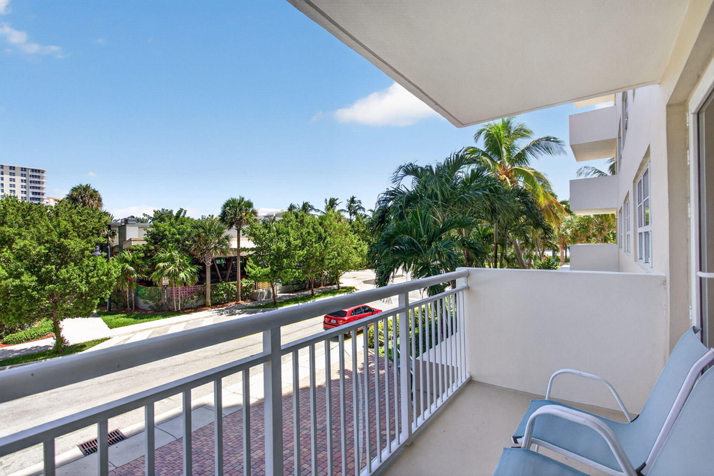 133 N Pompano Beach Boulevard - Photo 11