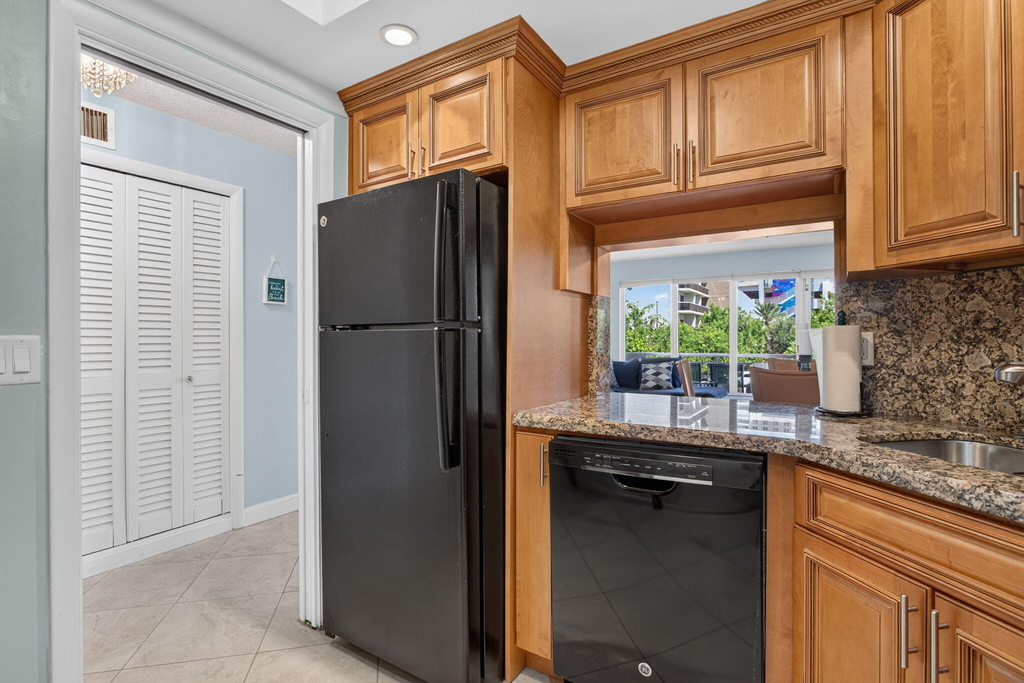 133 N Pompano Beach Boulevard - Photo 14