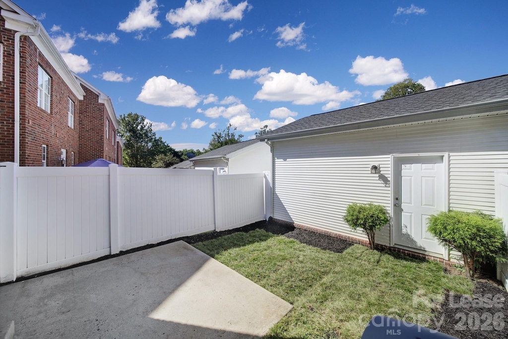 635 Old Meeting Way - Photo 21