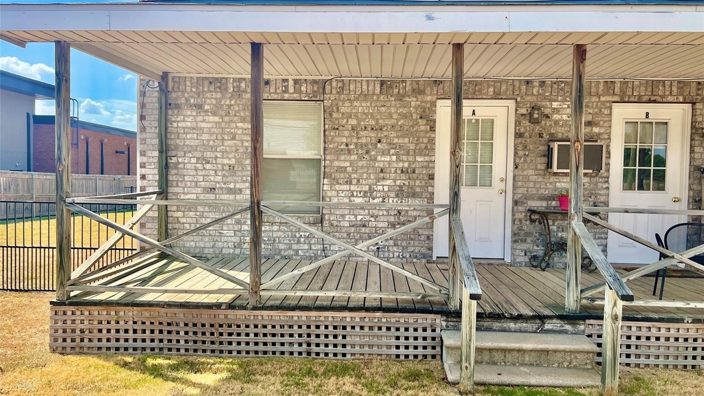 115 N Denton Street - Photo 0