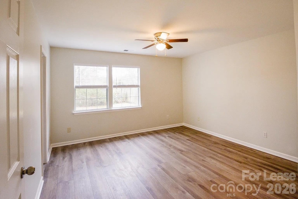 3203 Green Meadow Way - Photo 7