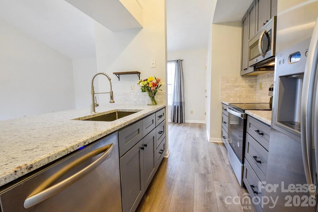 3203 Green Meadow Way - Photo 6