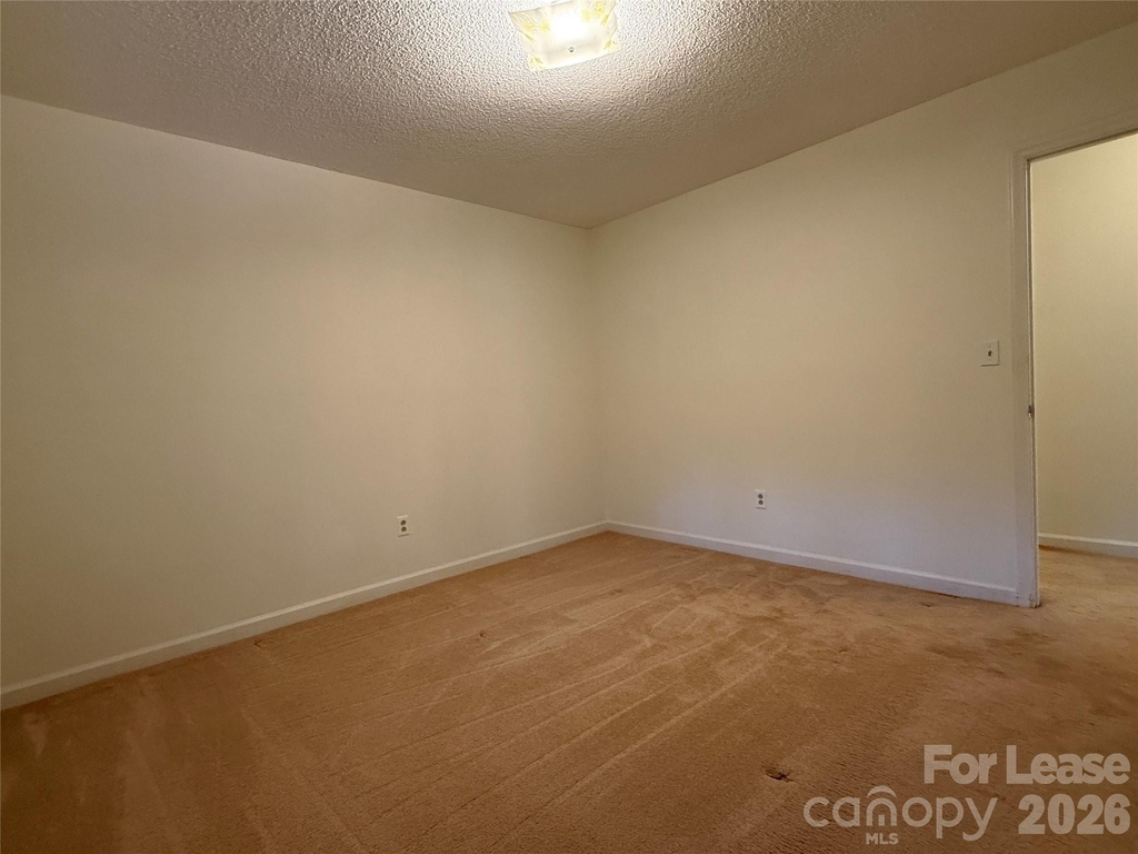 8806 Crestwood Drive - Photo 24