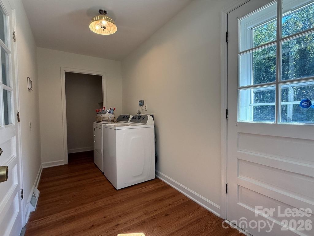 8806 Crestwood Drive - Photo 19