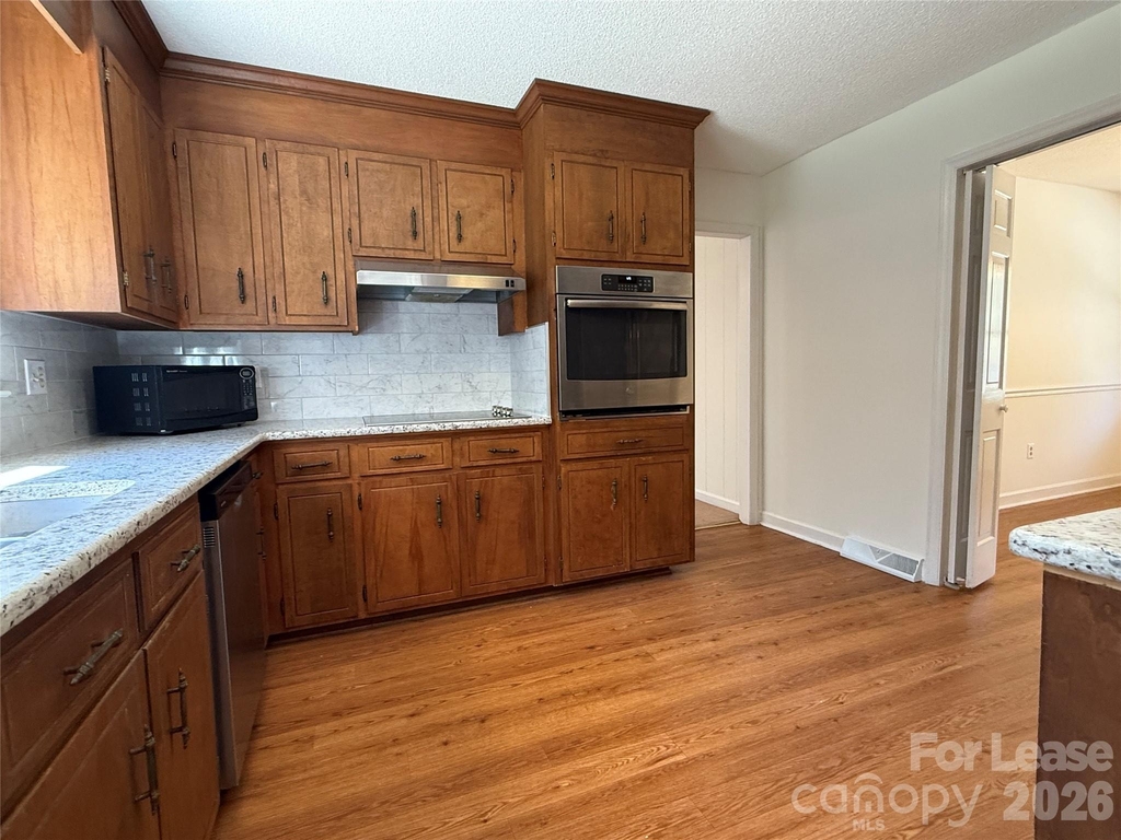 8806 Crestwood Drive - Photo 13