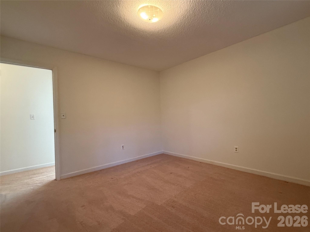 8806 Crestwood Drive - Photo 32