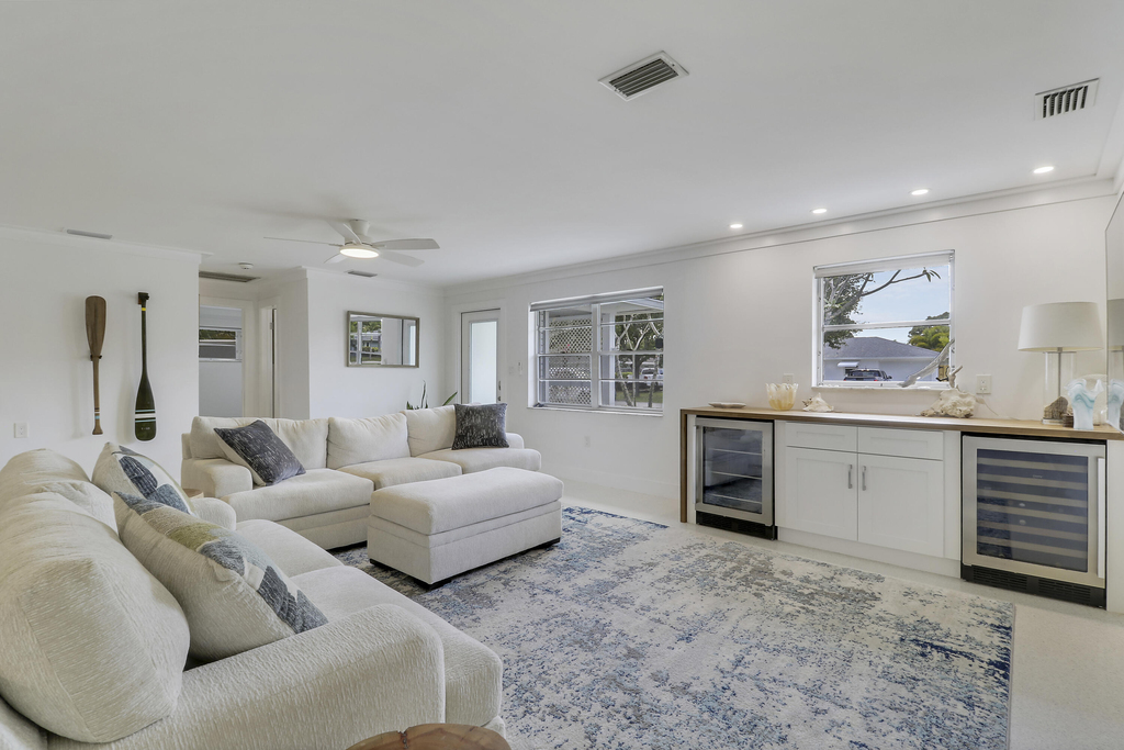 1518 Summer Avenue - Photo 3