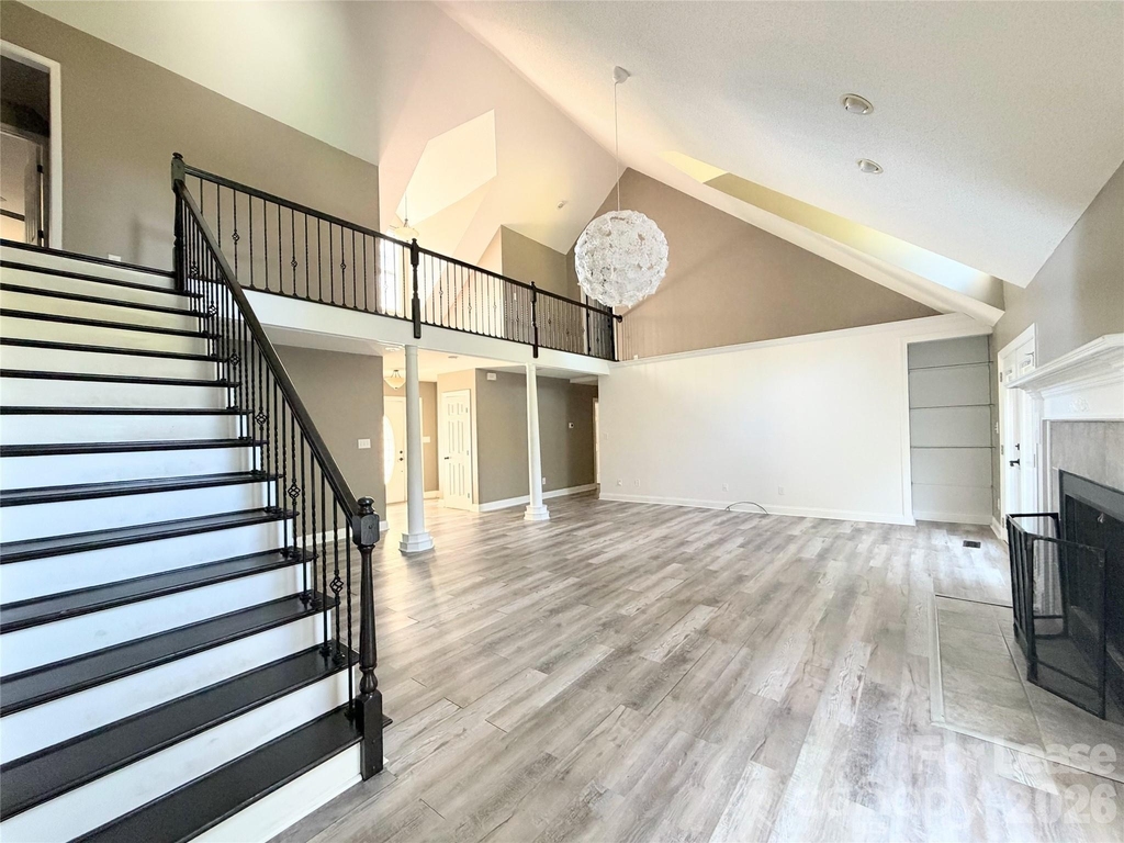 212 Northchase Drive - Photo 3