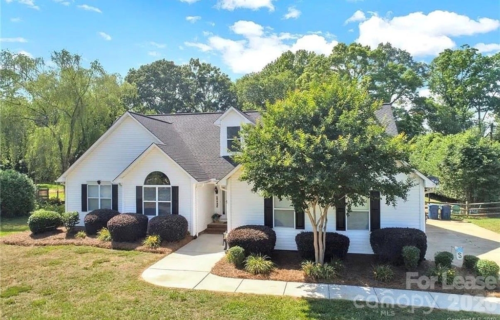 212 Northchase Drive - Photo 0