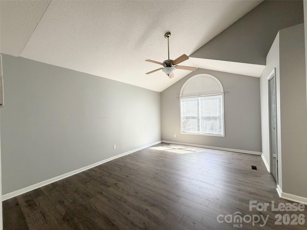 212 Northchase Drive - Photo 8