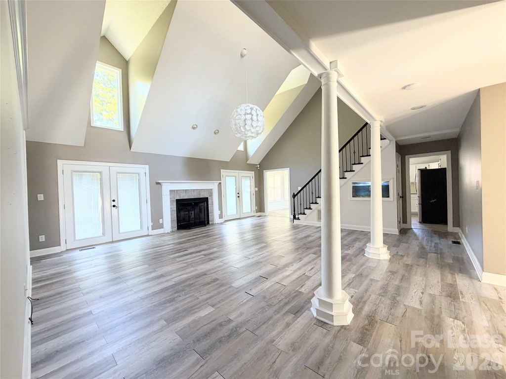212 Northchase Drive - Photo 2