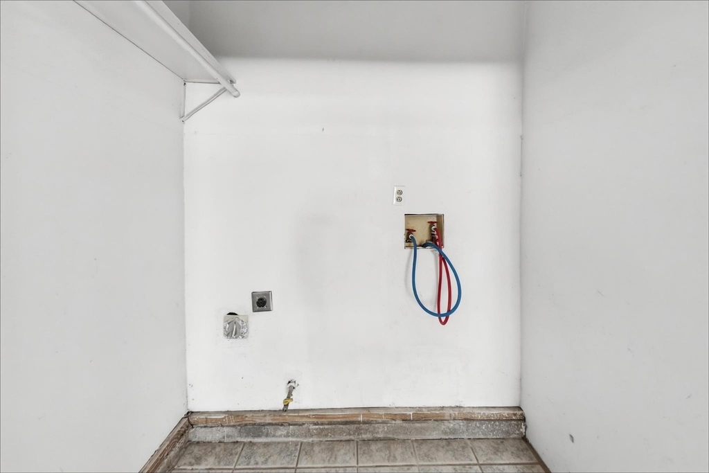 5025 Catalpa Street - Photo 17