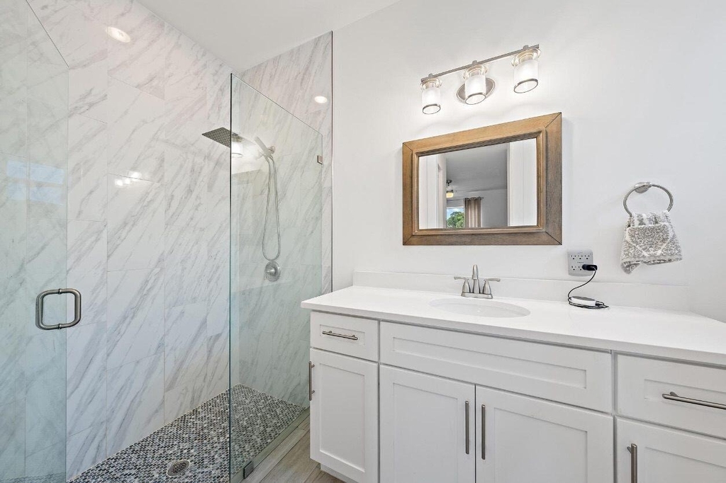 18050 Limestone Creek Road - Photo 10
