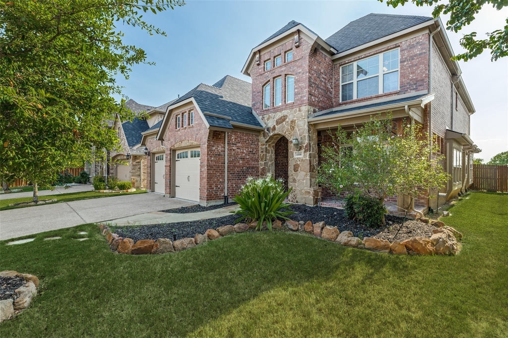 1100 Brendan Drive - Photo 2