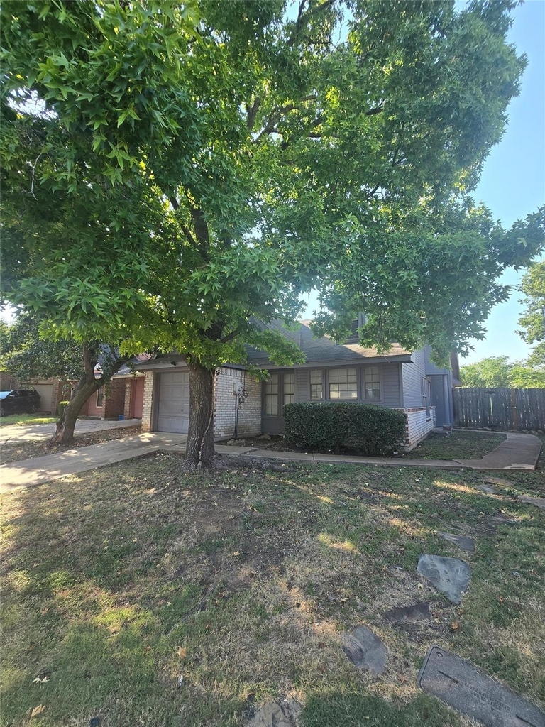 919 Gaynor Avenue - Photo 0