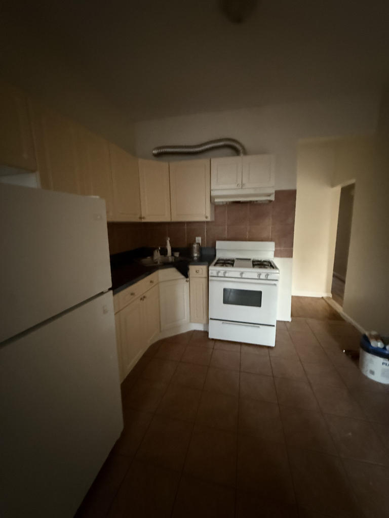 985 Nostrand Avenue - Photo 10