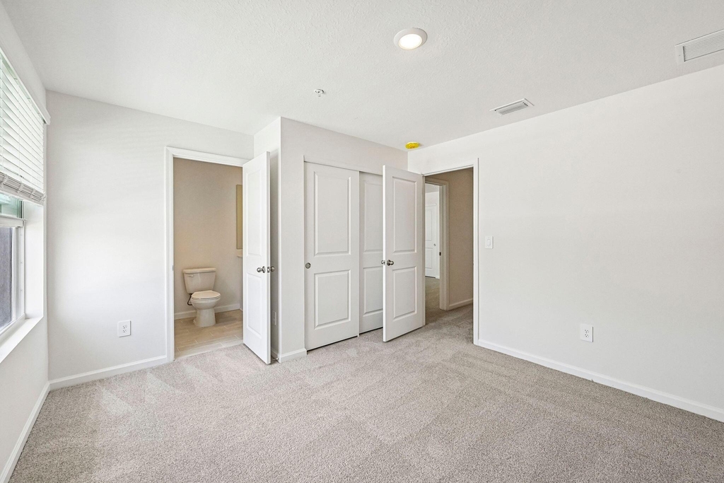 636 Salisbury Circle - Photo 20