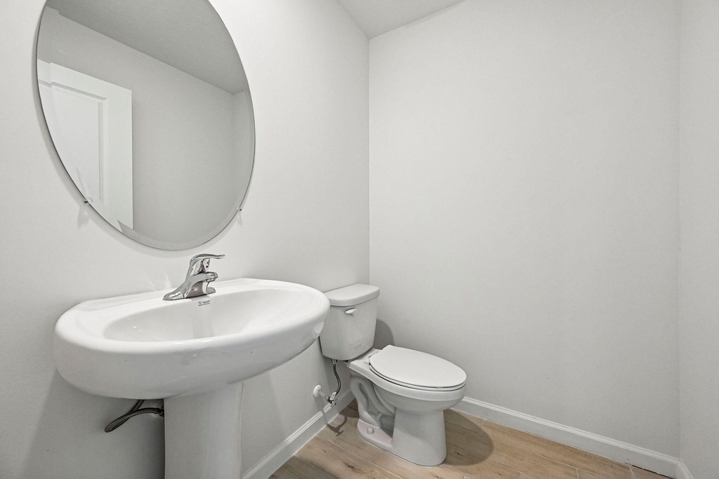636 Salisbury Circle - Photo 11
