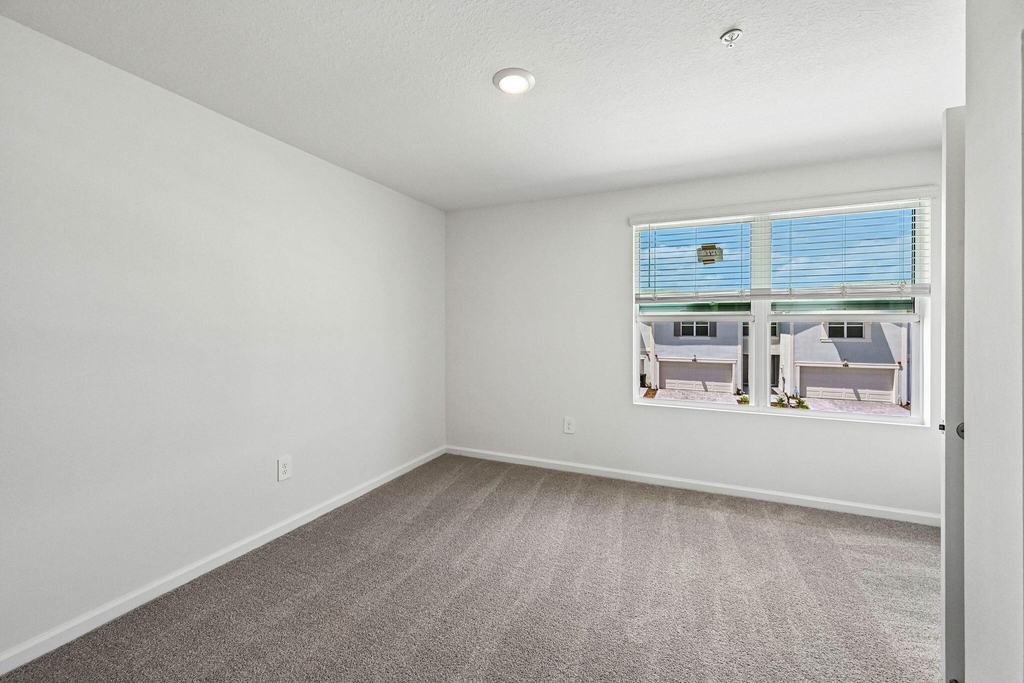 642 Salisbury Circle - Photo 13
