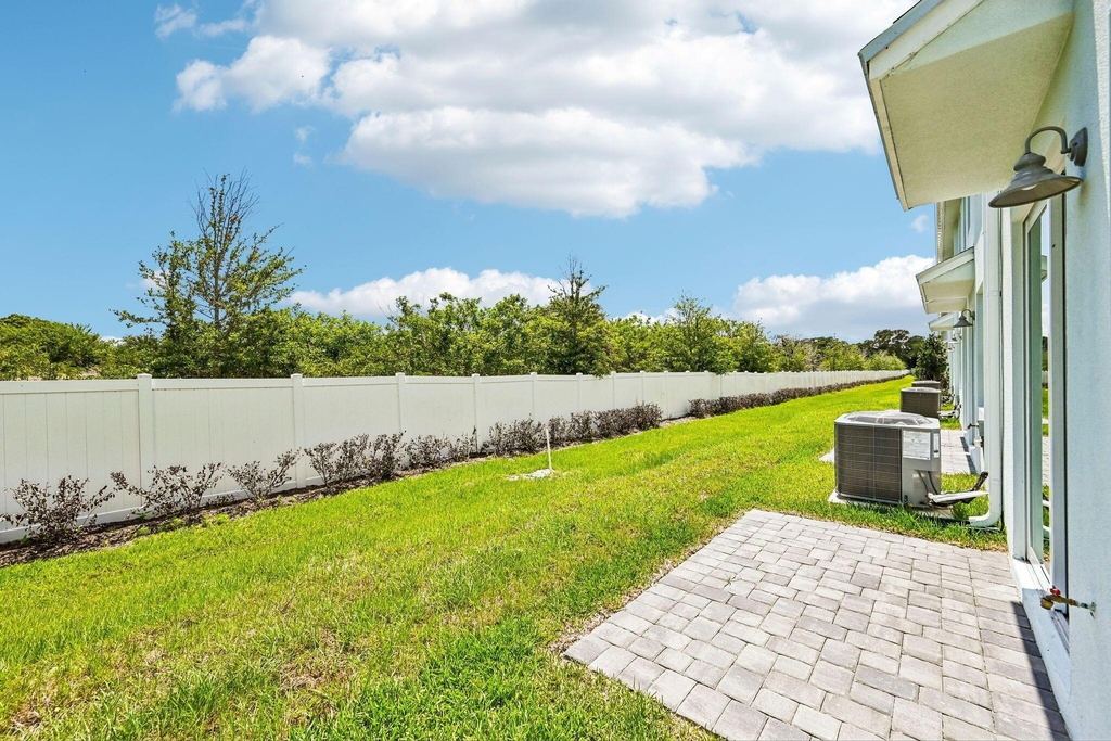 642 Salisbury Circle - Photo 21