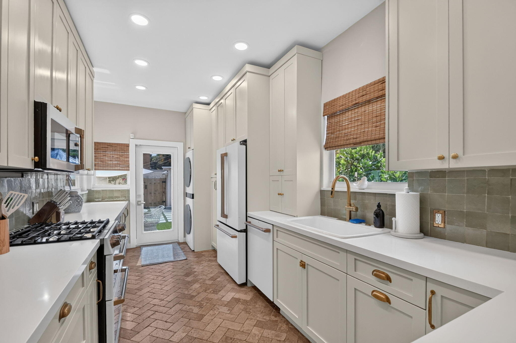 426 30th Street - Photo 13