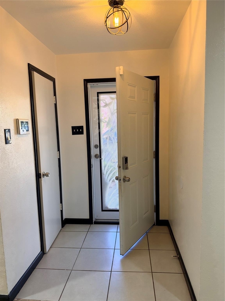 118 Country Bend Drive - Photo 1