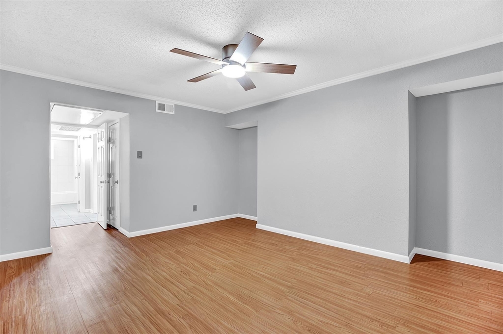 7705 Meadow Park Drive - Photo 12