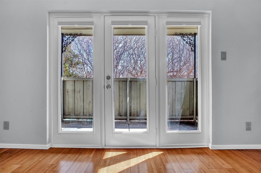 7705 Meadow Park Drive - Photo 15