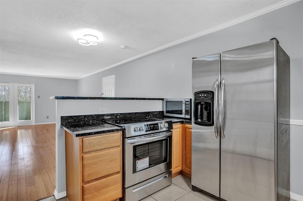 7705 Meadow Park Drive - Photo 9