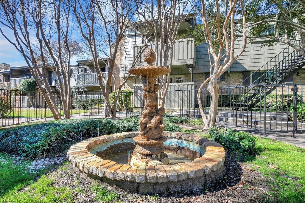 7705 Meadow Park Drive - Photo 19