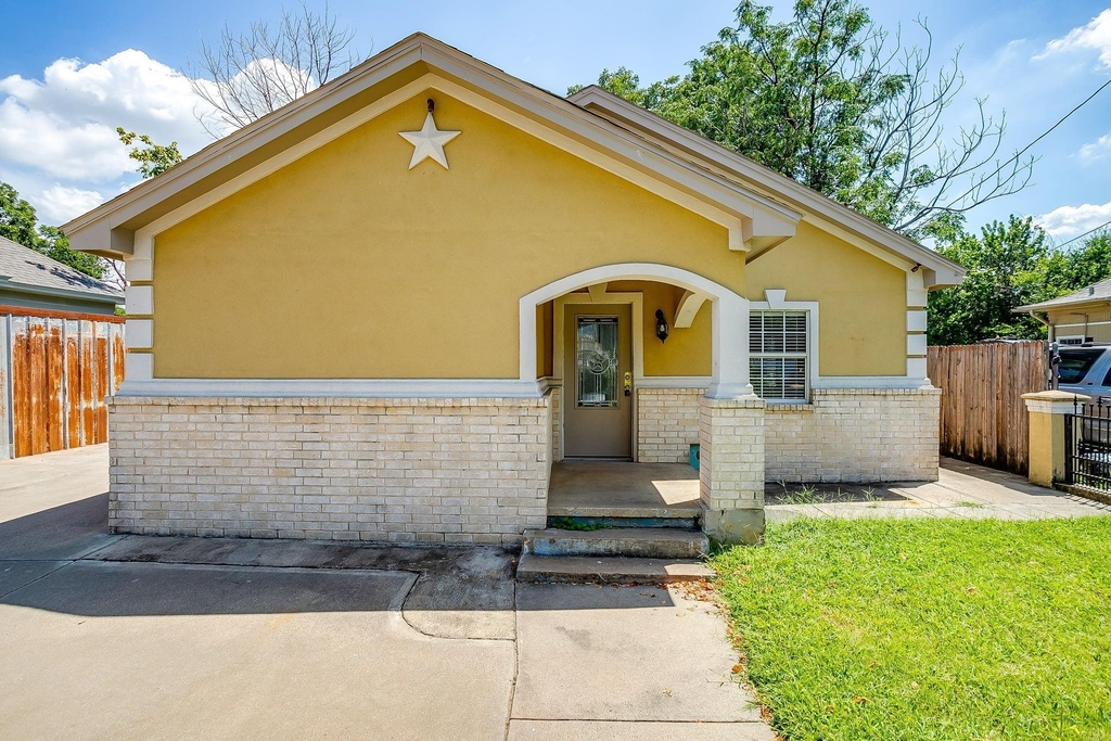 3732 E 1st Street - Photo 0