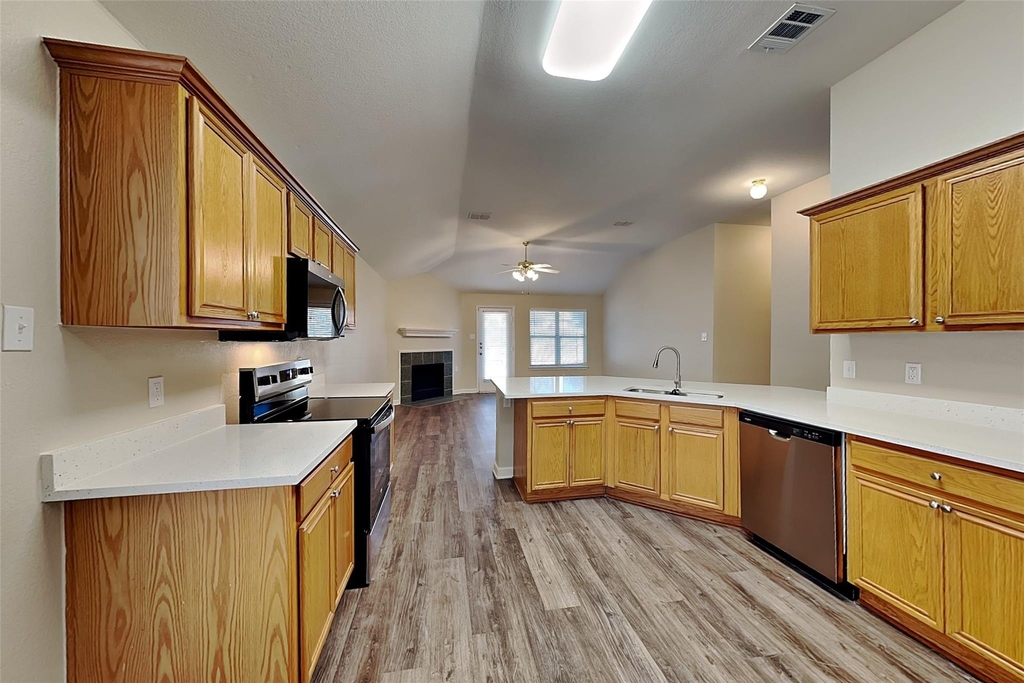 11916 Hickory Circle - Photo 4