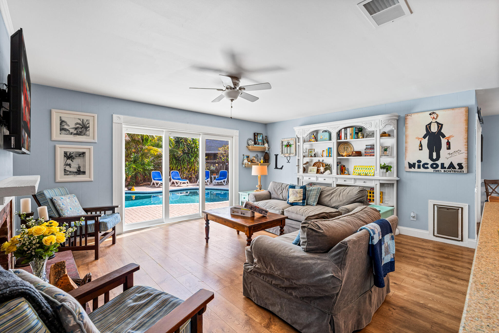 611 East Drive - Photo 4