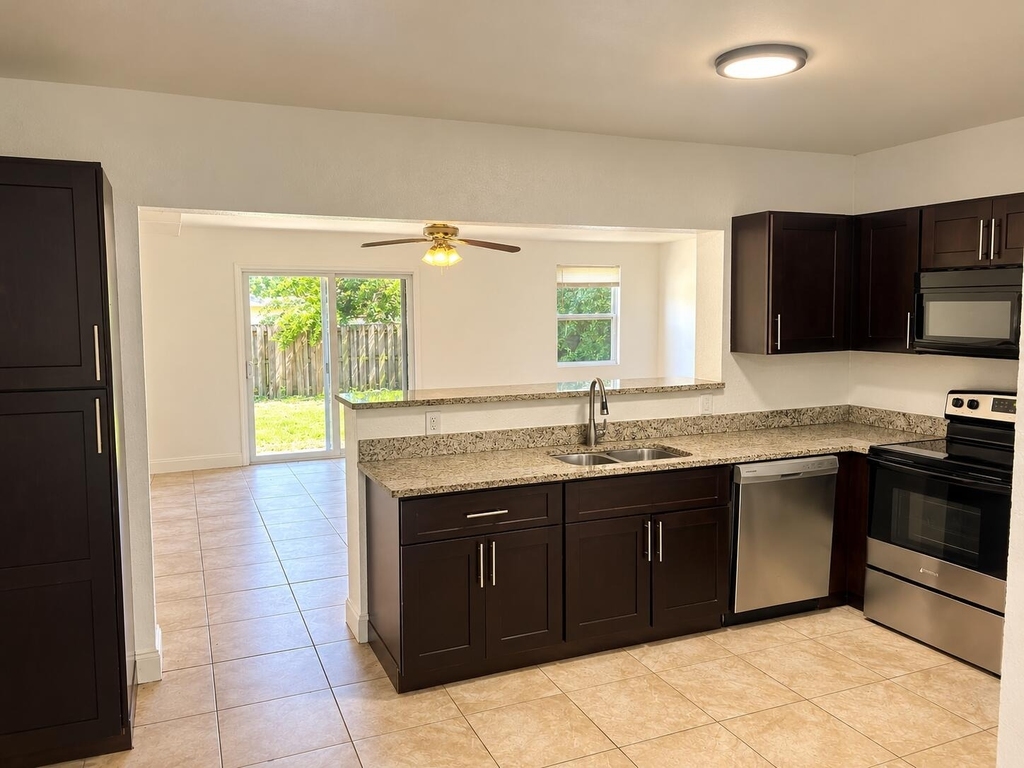 5260 Ne 16th Avenue - Photo 8