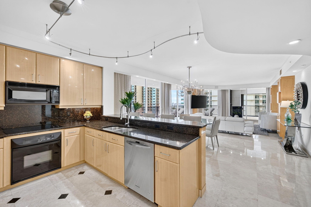 100 S Birch Road - Photo 33