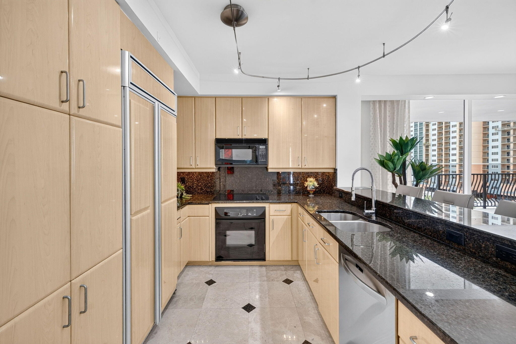 100 S Birch Road - Photo 35