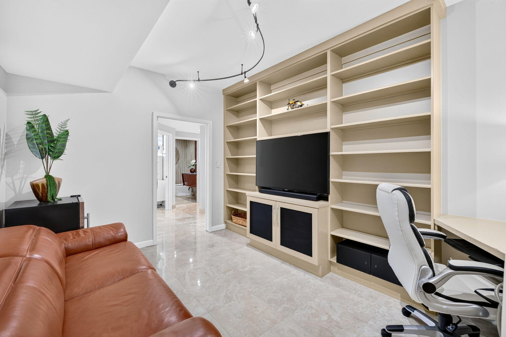 100 S Birch Road - Photo 42
