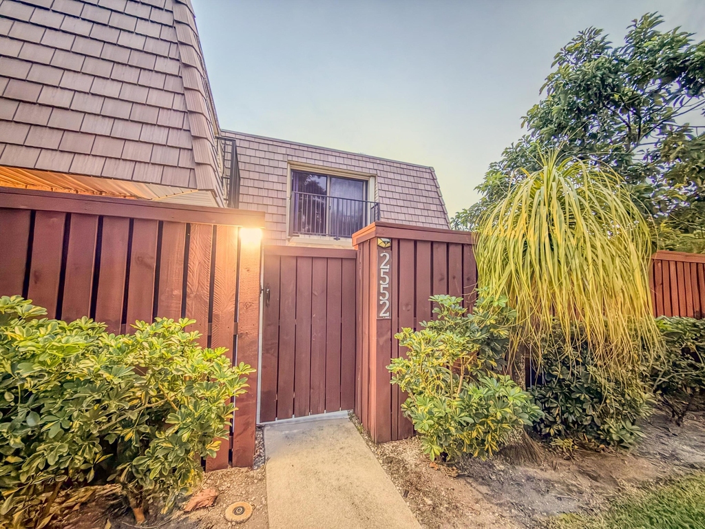 2552 Sw 15th Street - Photo 2