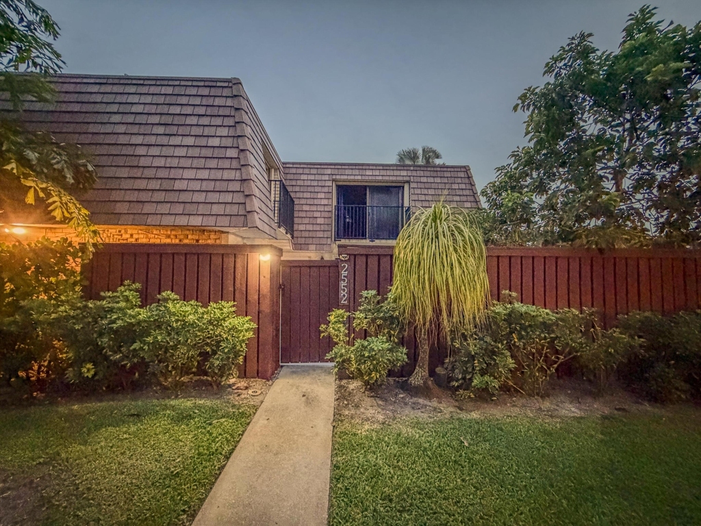 2552 Sw 15th Street - Photo 1