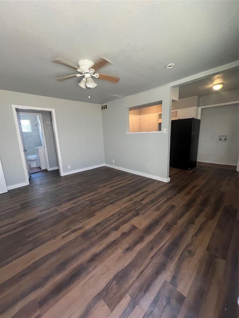 1417 Bennett Avenue - Photo 3